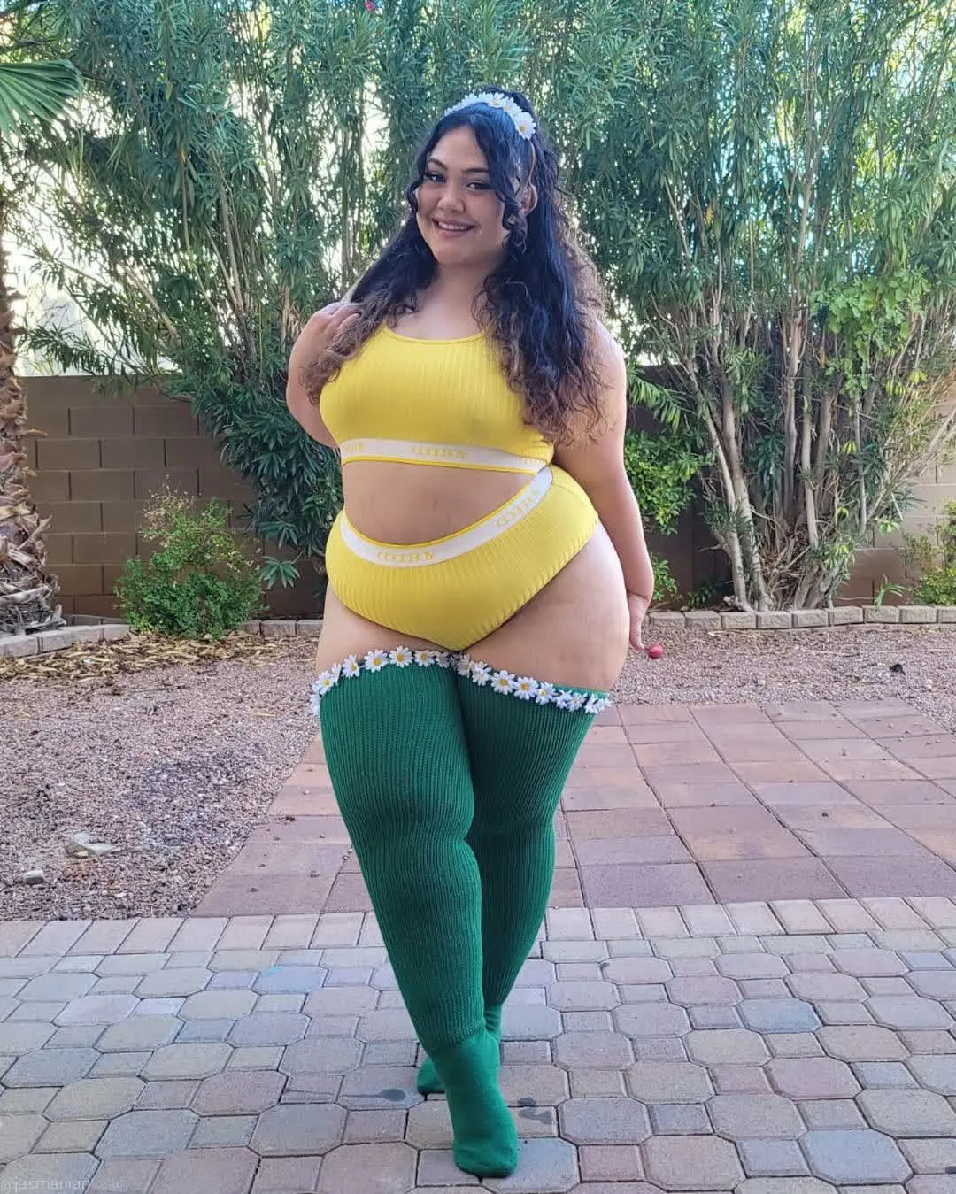Daisy Thigh Belt